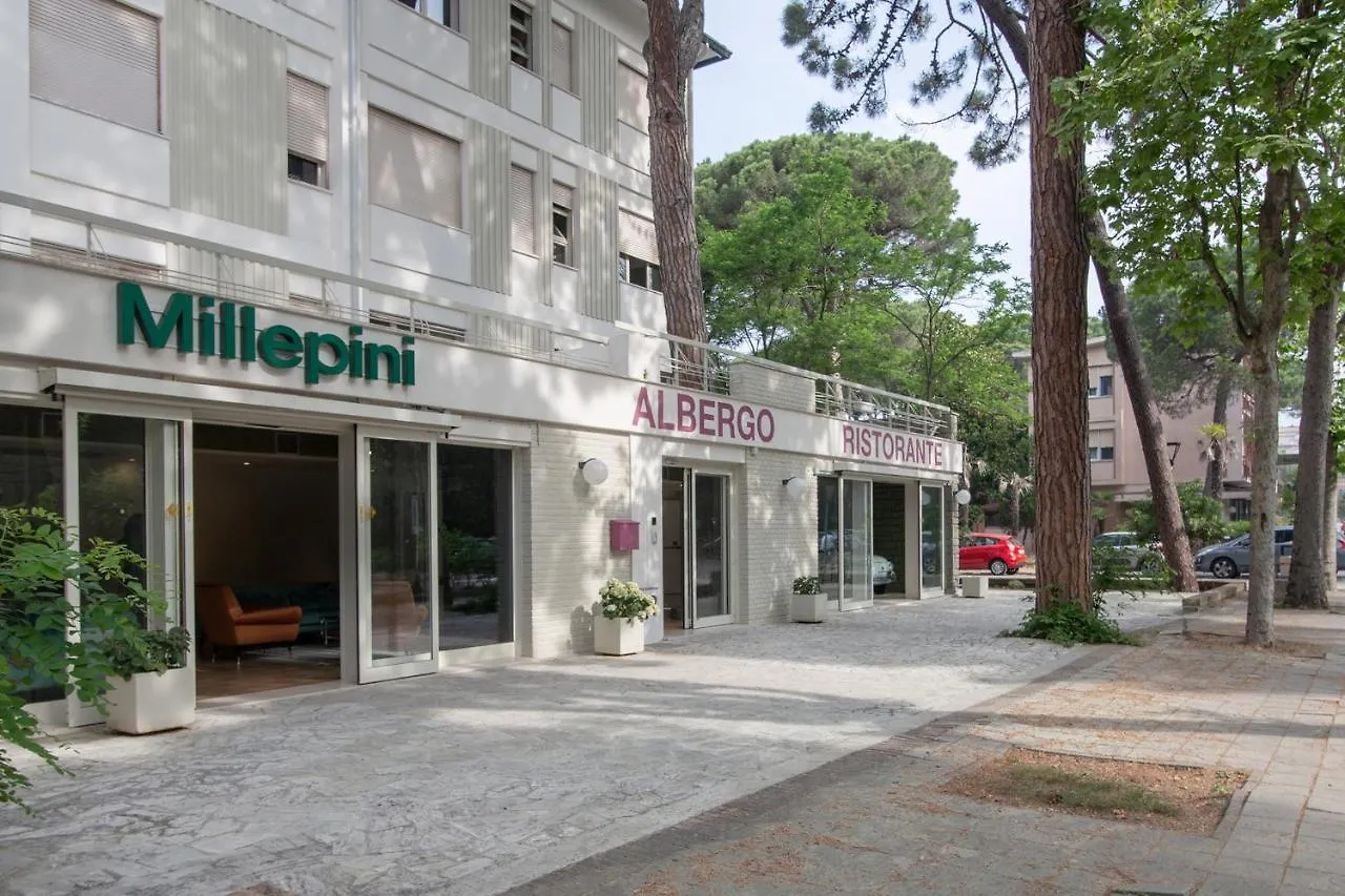Hotel Millepini Marina Romea 3*,
